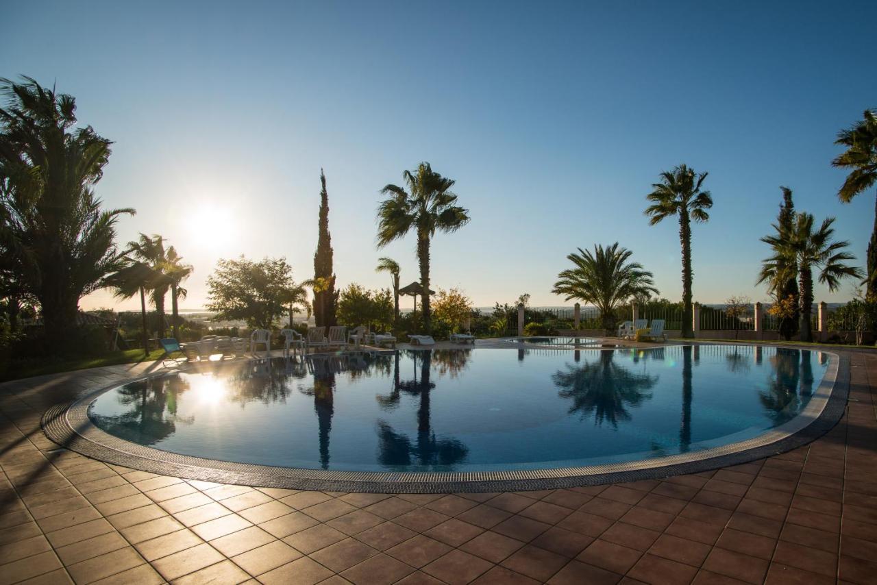 Portimao Elegant House With Pool By Homing Villa Exteriör bild